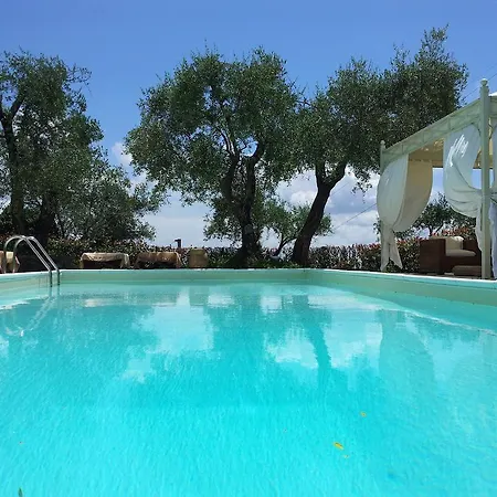 Altar Вилла Bolano