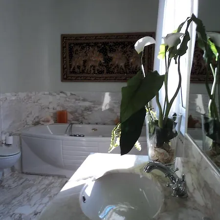 Villa Altar